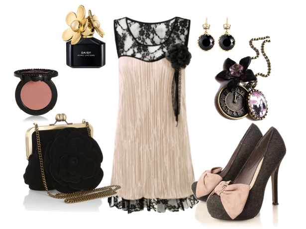 Vestido nude de encaje