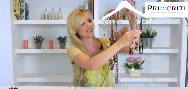Videoblog DIY: colgadores de collares y colgantes