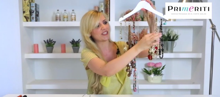 Videoblog DIY: colgadores de collares y colgantes