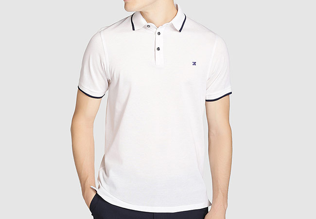 basicos_de_armario_masculino_verano-primeriti-polo_blanco