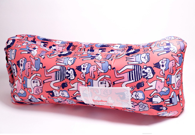Sillones hinchables con ilustraciones de Miguel Bustos
