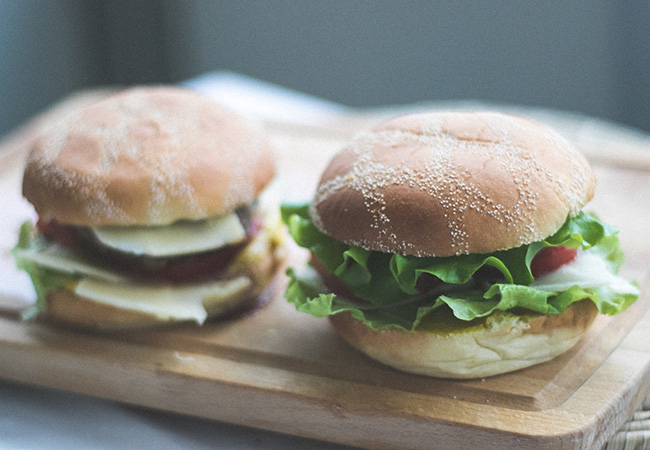 ¿Te atreves con el pan de hamburguesa casero?