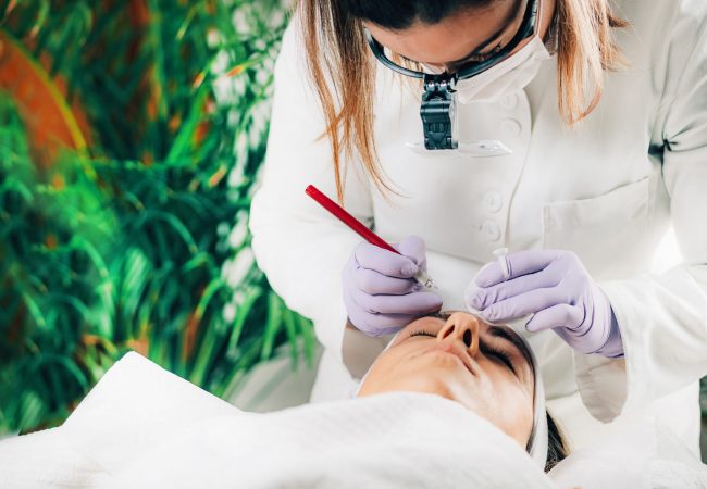 Microblading: reconstruye tus cejas