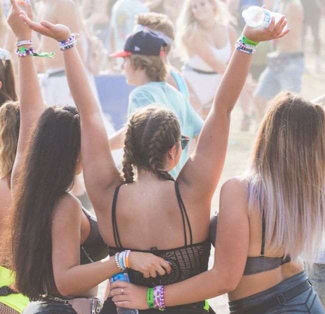 ¡Looks para festivales! Triunfa con estos outfits